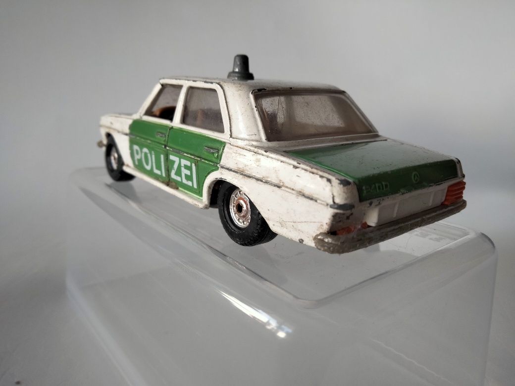 1/36 Mercedes 240 D [W115] "Polizei" - 1976 (Corgi)