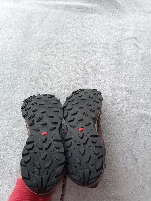 Женские кроссовки Salomon Gore tex р39