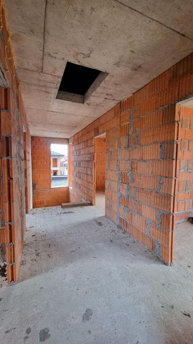 Продаж  окремостоячого  будинку  в затишному місці  с. Зубра біля лісу