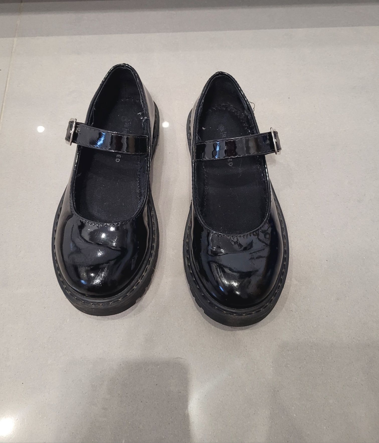 Buty loafersy reserved 28