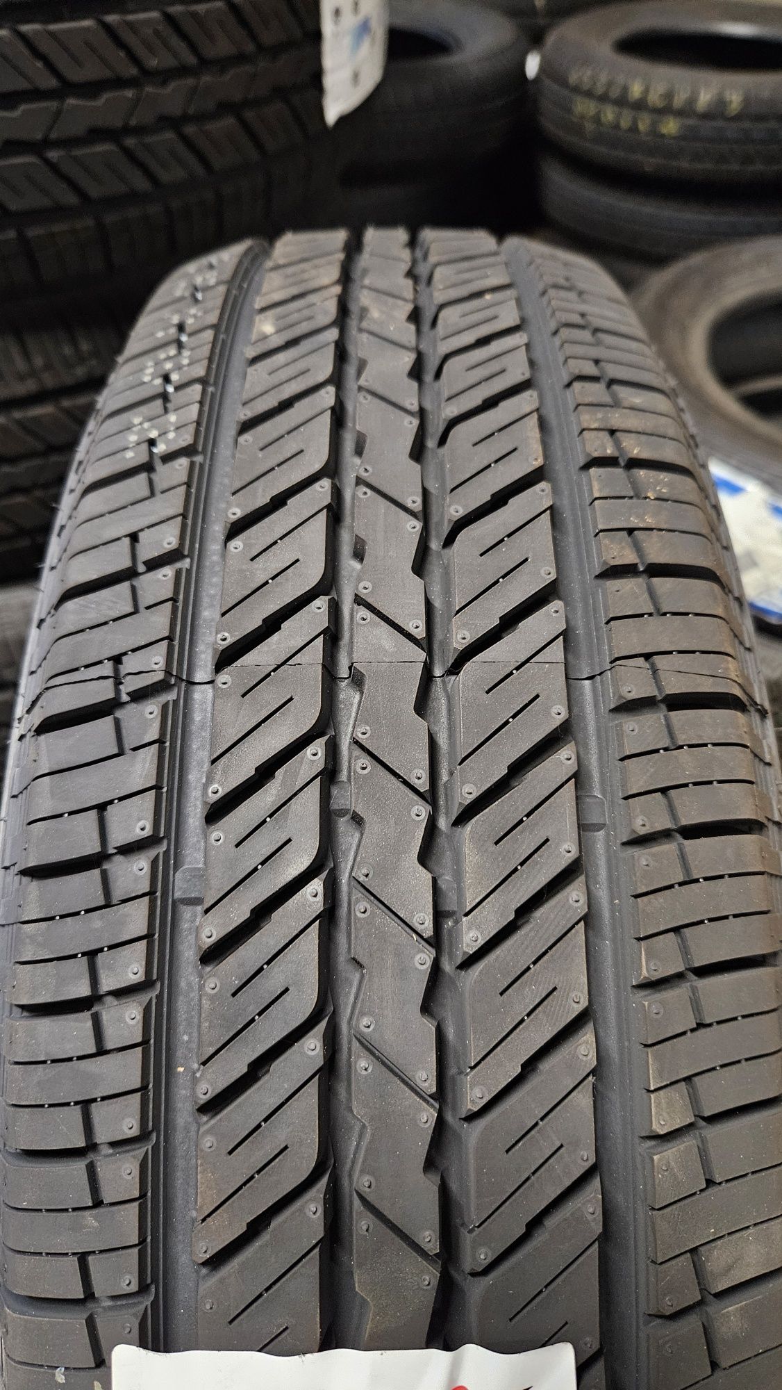 205/70R15 opony biały pasek Roadx H/T01 np klasyk