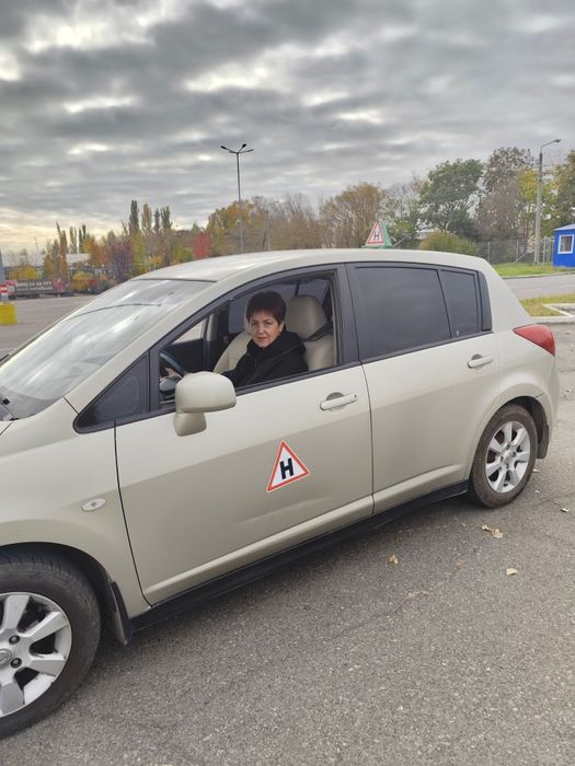 Инструктор по вождению.