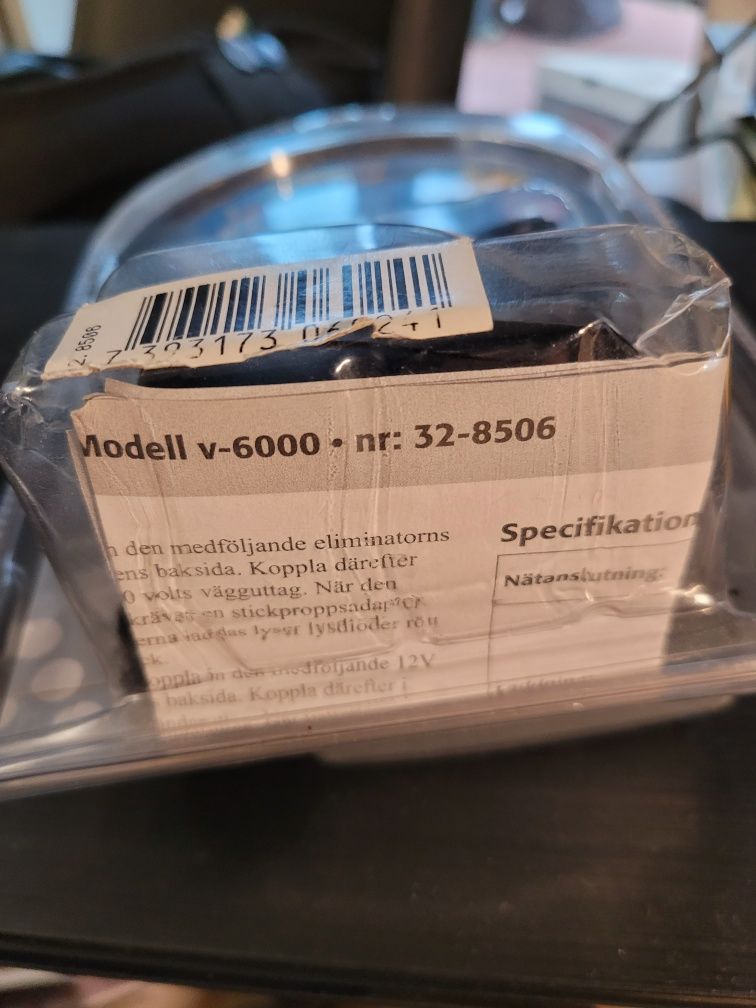 Ładowarka do akumulatorków AAA i AA 240V i do auta