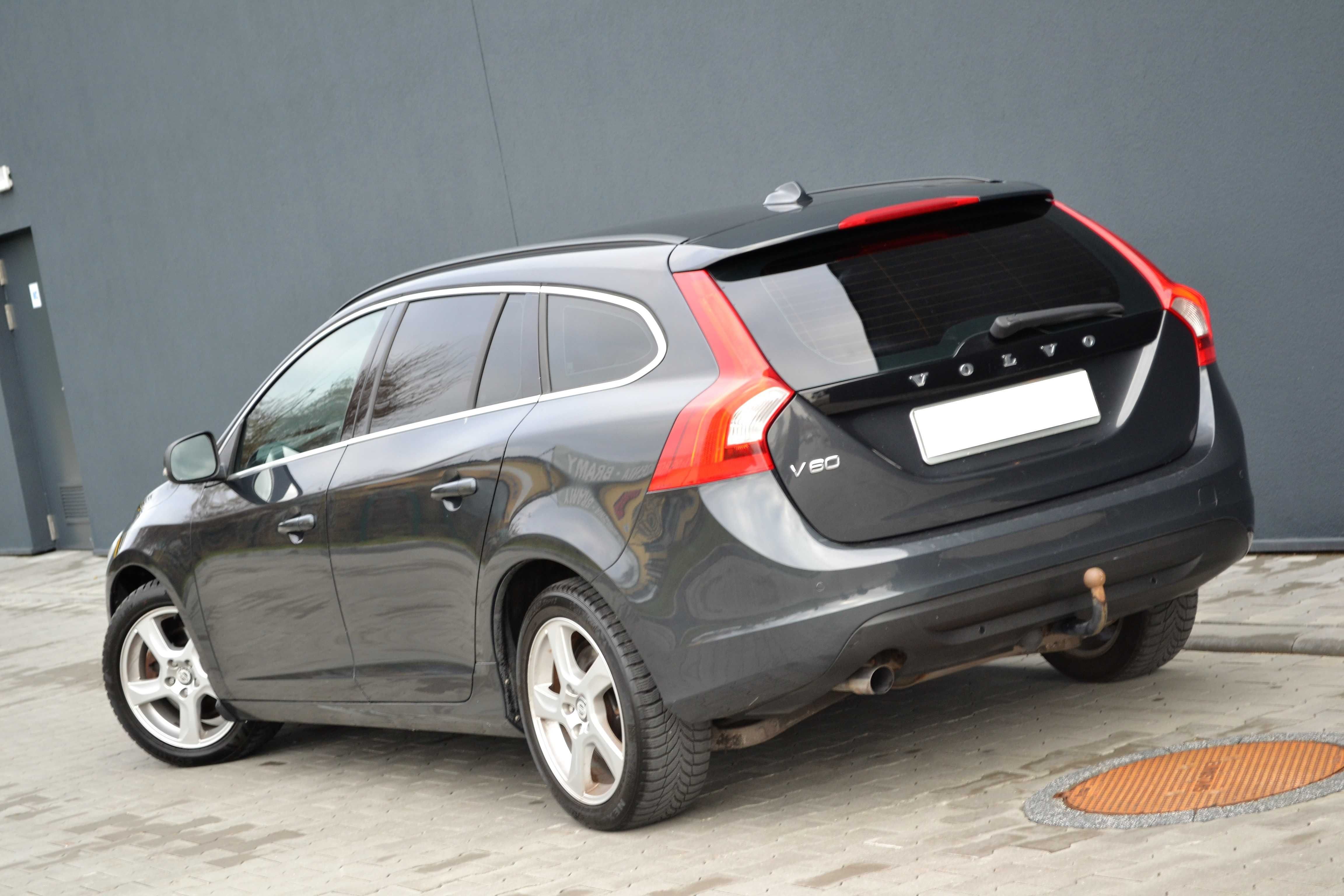 Volvo V60 1.6d 115KM**Skóra**Navi**Tempomat**Bluetooth**AUX/USB