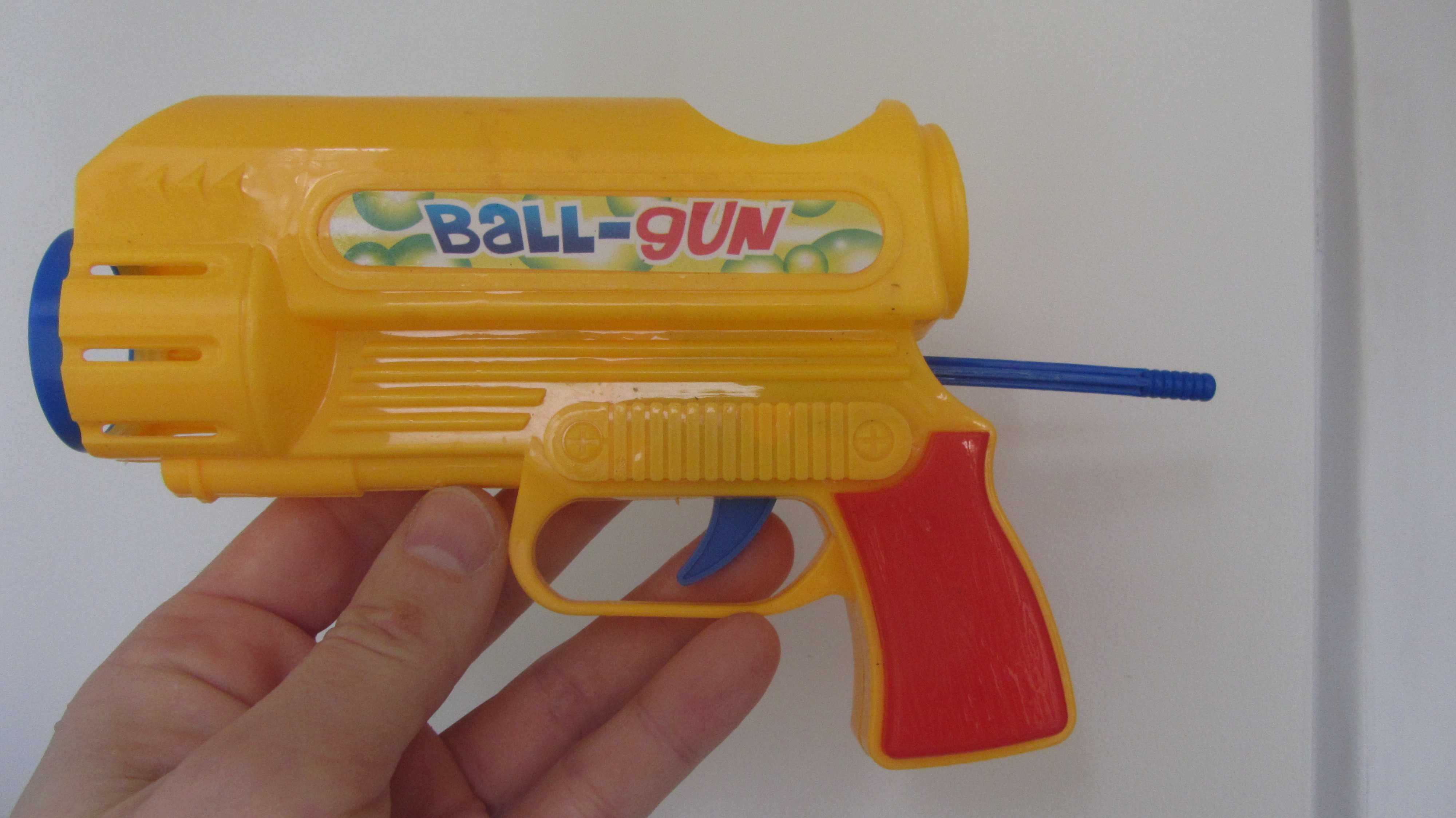 Пистолет стреляющий шариками мячиками ball-gun