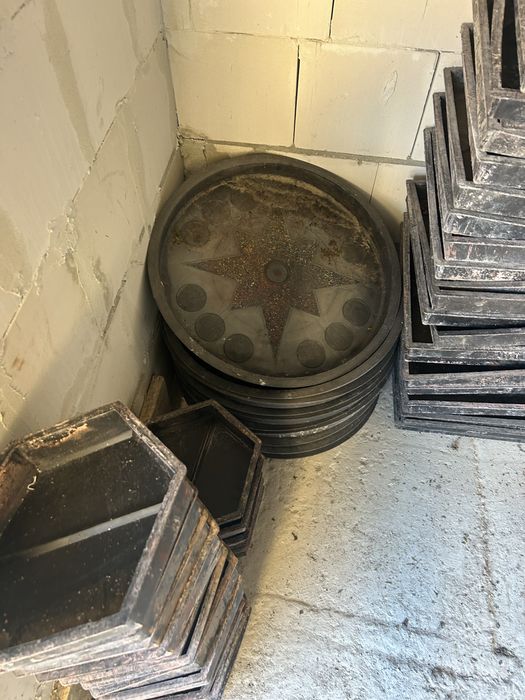 Formy do polbruku i plytek betonowych