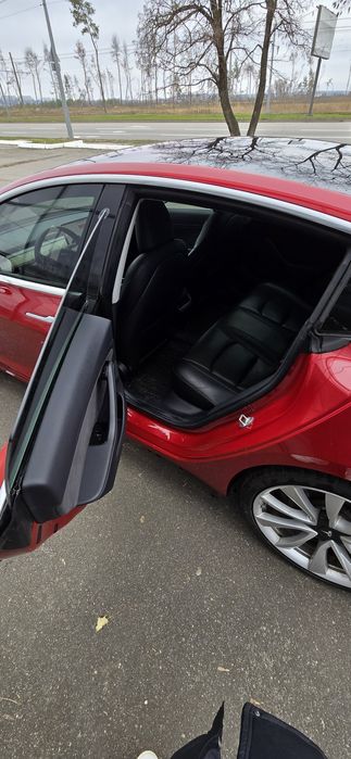 Продам Tesla Model 3 Performance 2018