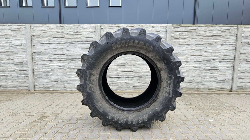 Opona BKT Agrimax RT657 540/65R30, 70% bieżnika nieklejona niepopękana