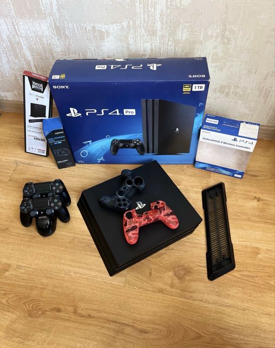 Продам PS4 pro 1Tb/Sony PlayStation 4 Pro 1Tb Black