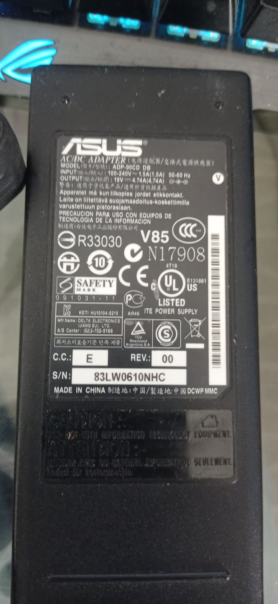 Carregador Asus original  compatível com vários PCs  como novo