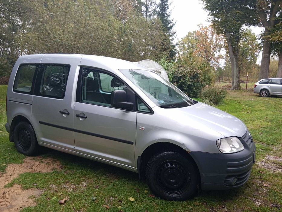 sprzedam samochód  vw Caddy 1,9 tdi 55kw  2010