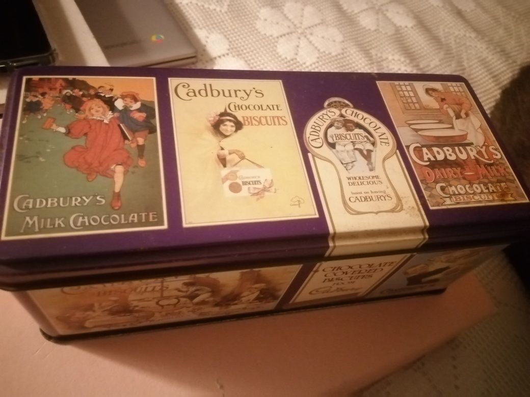 Lata de Bolachas Cadburys