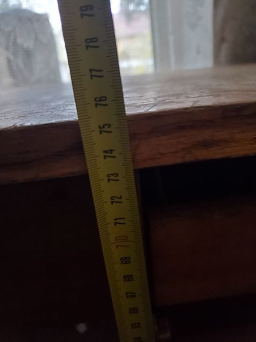 Стол письменный.