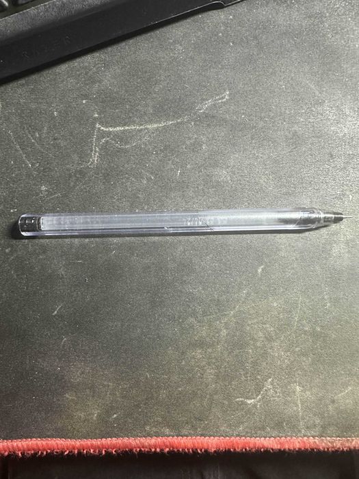 długopis czarny żelowy