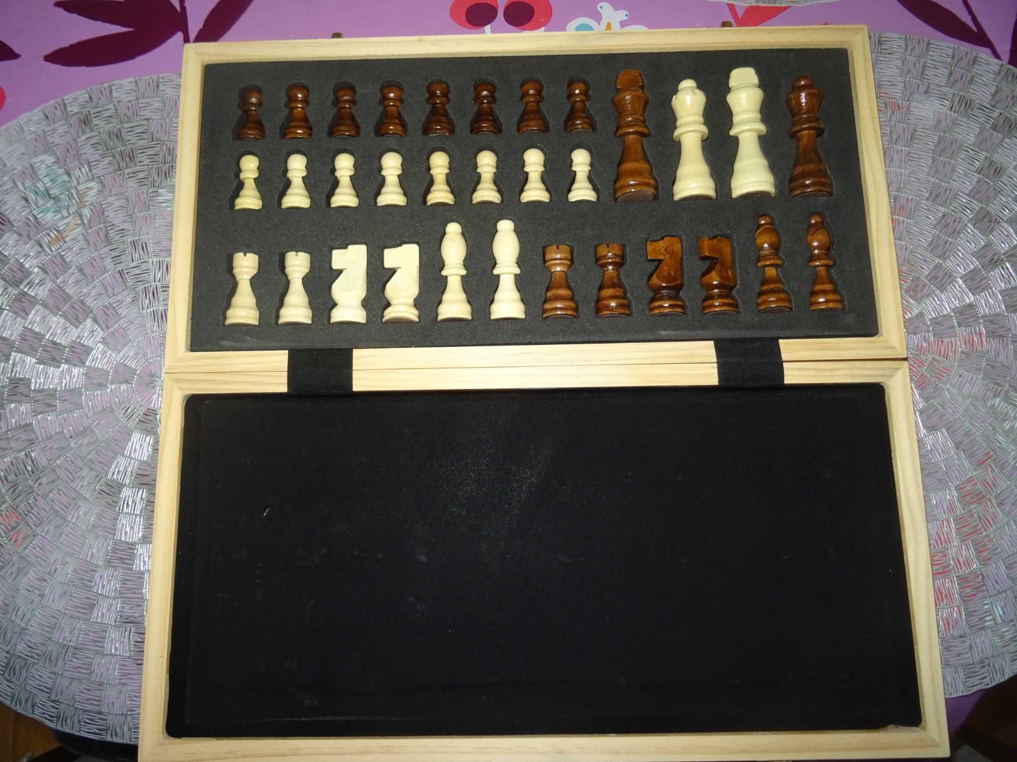 Drewniane Szachy (Large Board Wooden Chess Set Interior Storage)