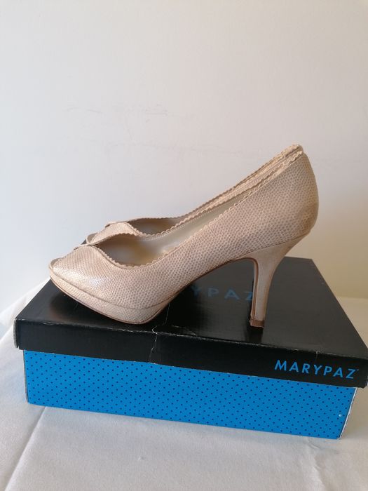 Sapatos Marypaz cor areia tamanho 39