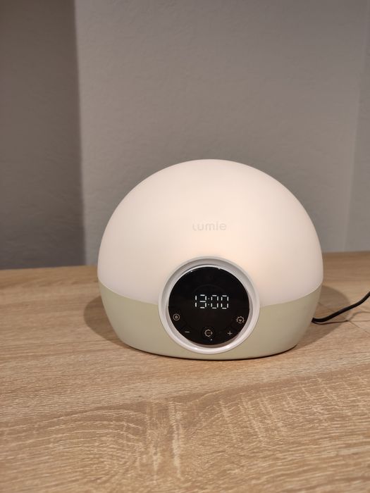 Lumie Bodyclock Spark 100, світильник-будильник, який імітує схід сонц