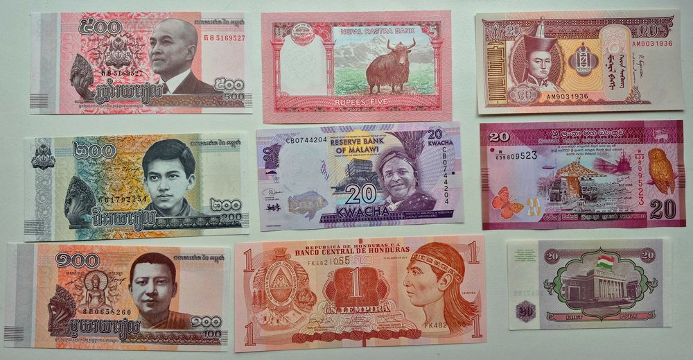 Набір банкнот світу 1970 - 2024 років 25 бон всі бони стан UNC