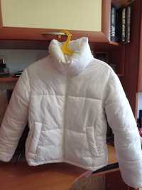 Біла зимова куртка