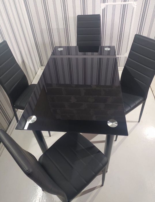 Обеденный кухонный стеклянный 
стол Обідній кухонний скляний стіл