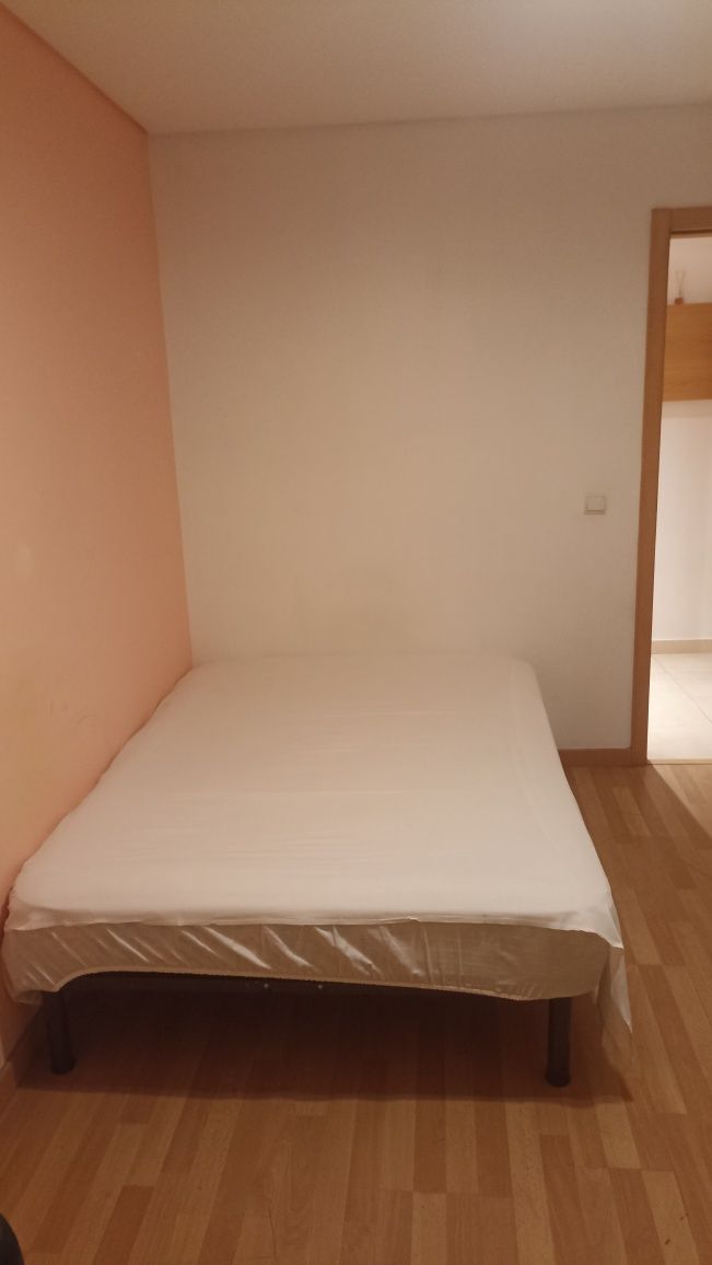 Quarto individual (Solteiro) incluso Despesas...