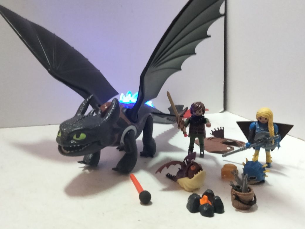 Playmobil Szczerbatek, Czkawka i Astrid
