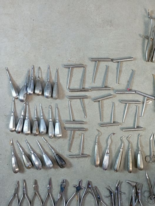Інструменти стоматологічні ,медичні та зуботехнісні  бу.