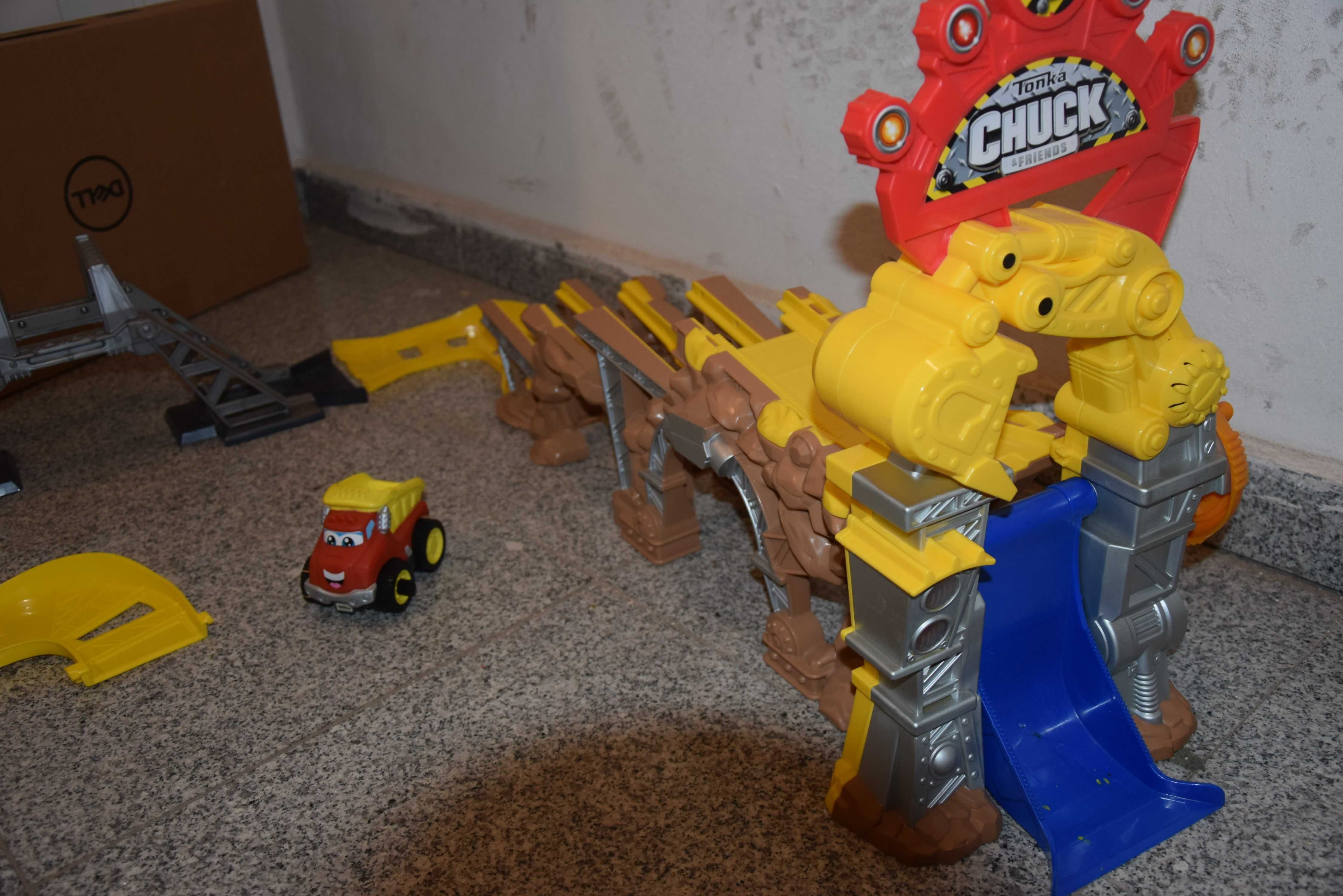 Tor Wyczynowy Chucka  firmy Hasbro - Tonka Chuck & Friends