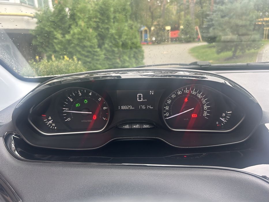 Продаю PEUGEOT 208 , 2016 р