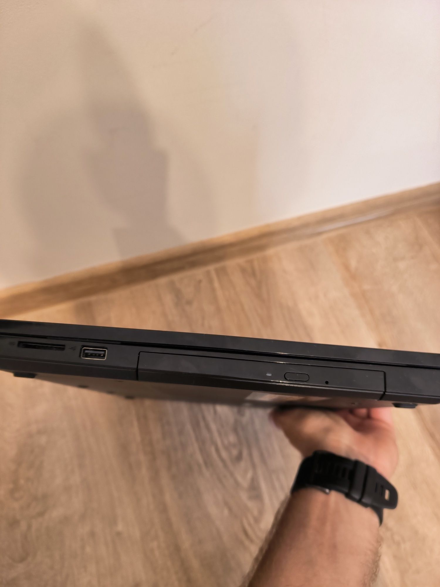 Dell Inspiron 15 / SSD / GeForce / Win 10 / INTEL i5