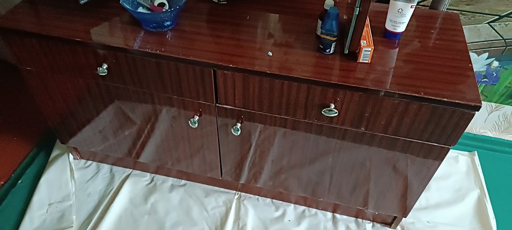 Трильяж, зеркало, тумбочка