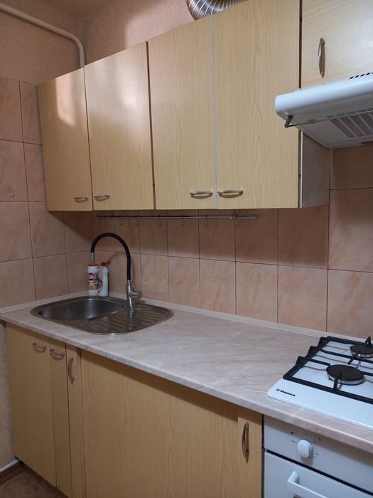 Сдам гарну двокімнатну квартиру по вул.Довженка для сім'ї.