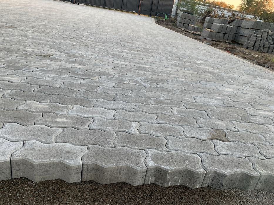 Послуги повязані з укладанням бруківки