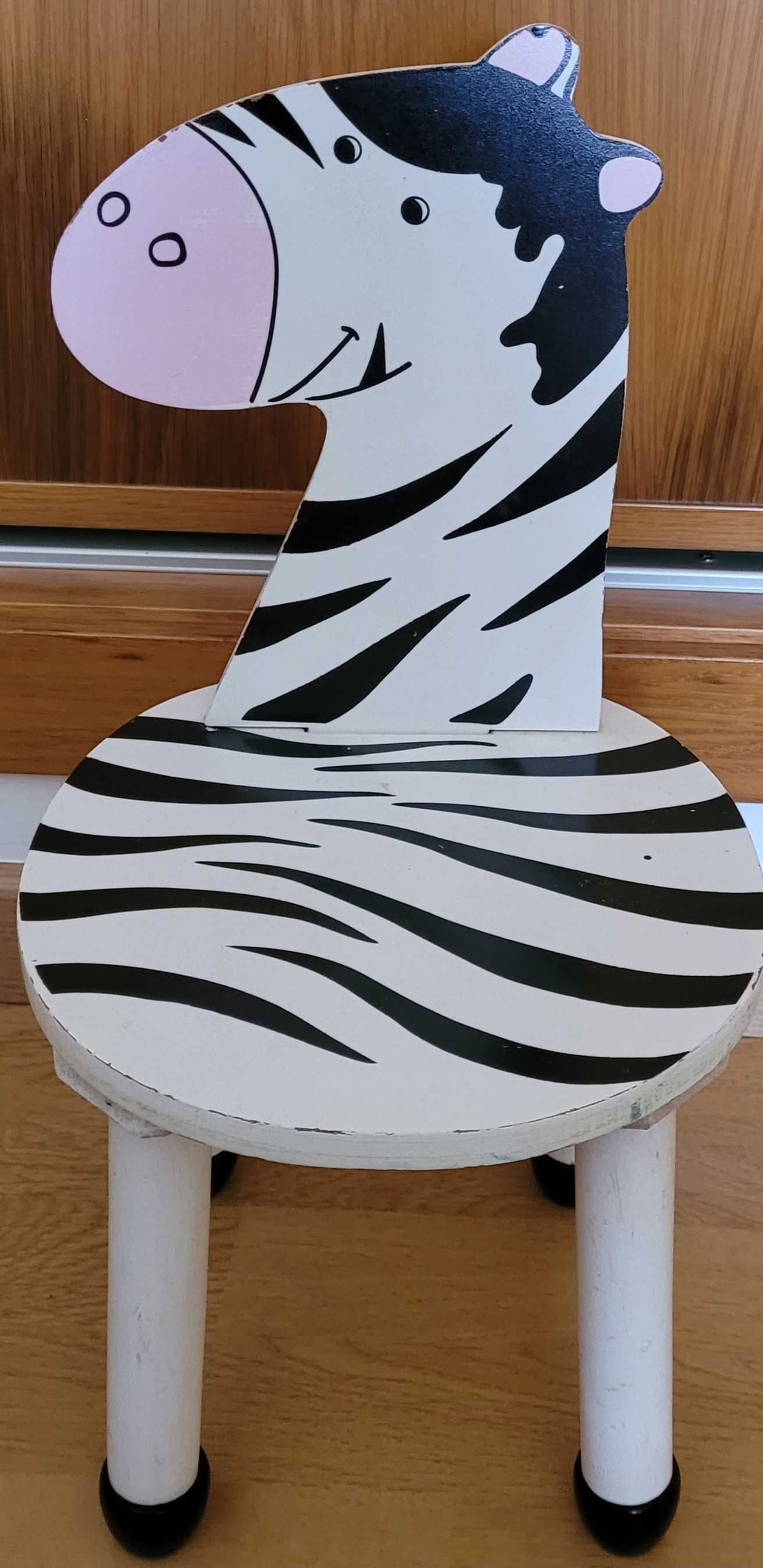 Mesa e cadeiras de brincar