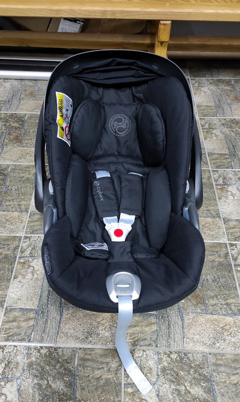 Cybex Cloud Z i-size автокрісло, відмінний стан, додатковий вкладиш