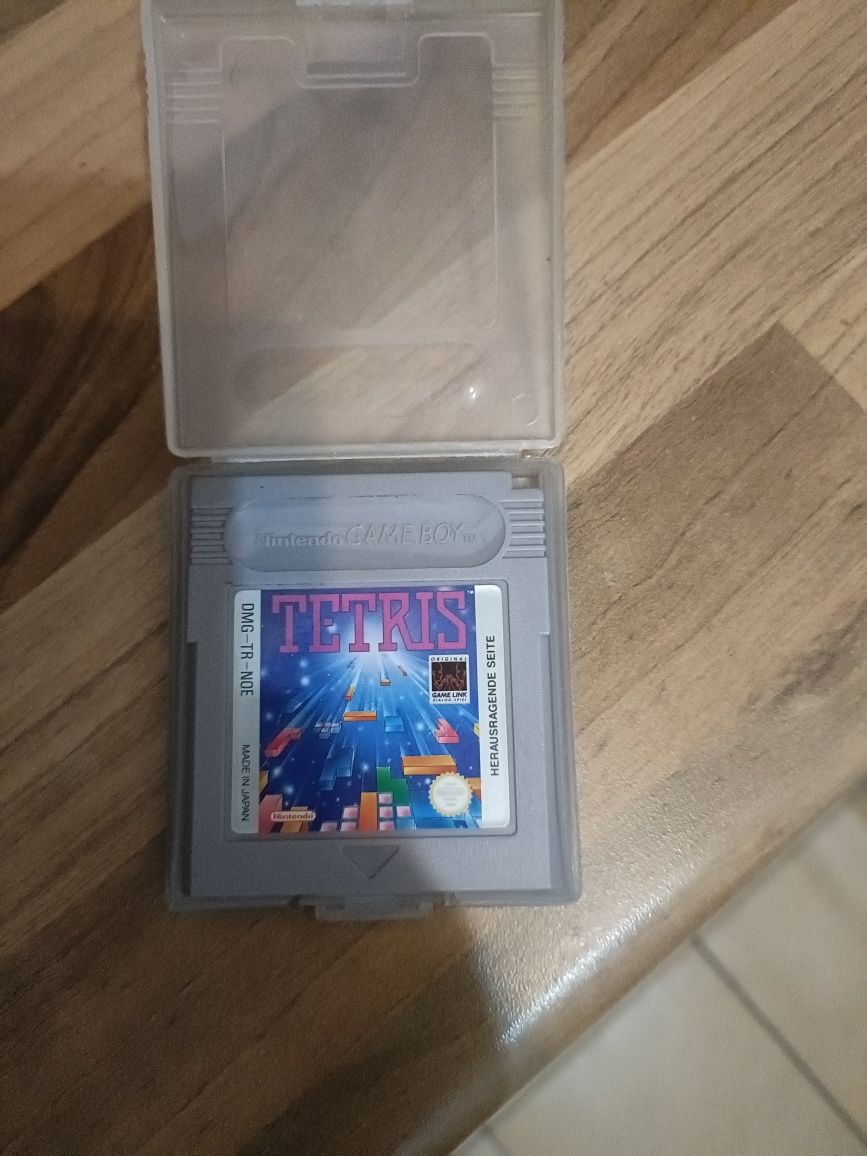 Gra Tetris na GameBoy