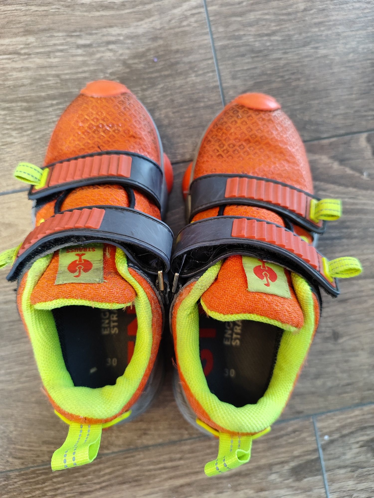 Buty dla chłopca rozm 30 firmy Strauss