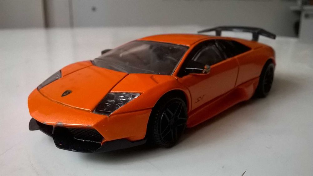 LAMBORGHINI Murcielago LP670-4SV model metalowo-plastikowy; skala 1:43