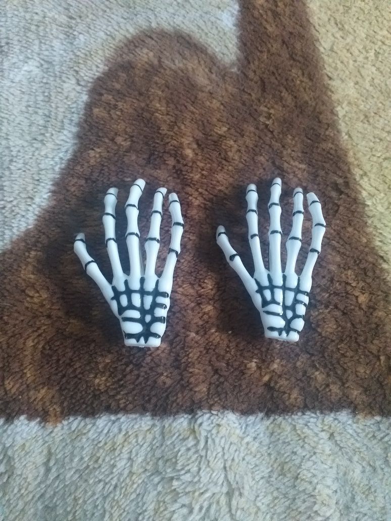 Nowe spinki ręce szkieletora