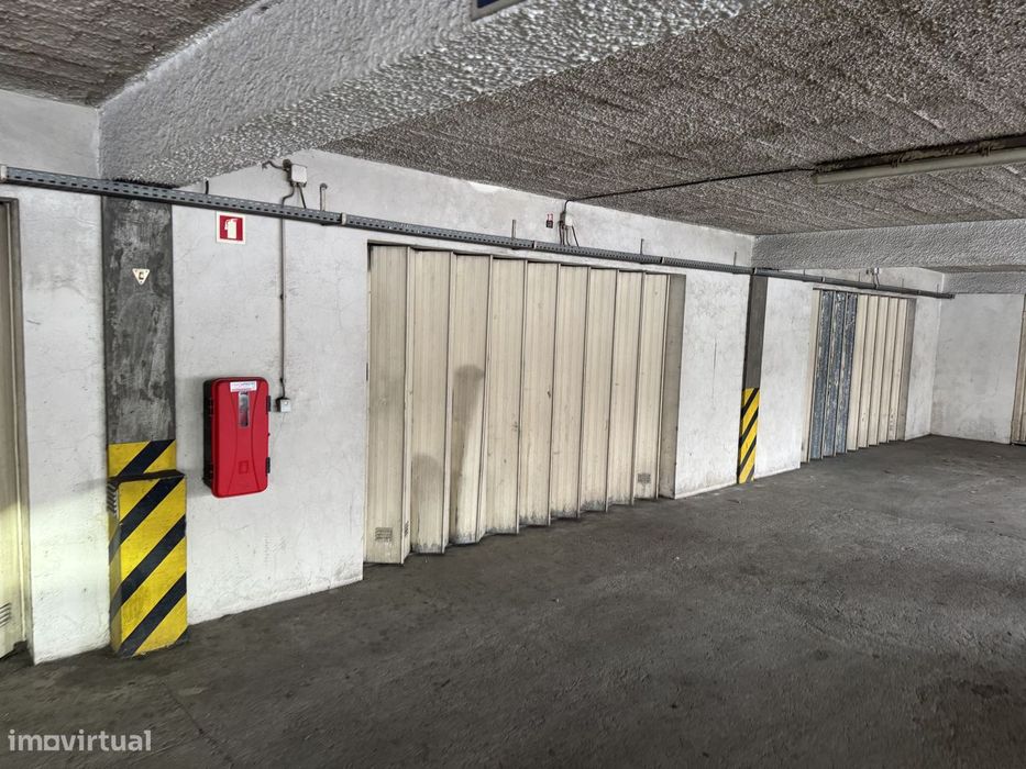 Garagem edifício Carvalhido - Amarante