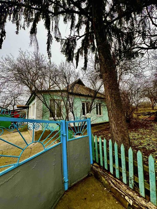 Продам два газифікованих будинки в одному дворі