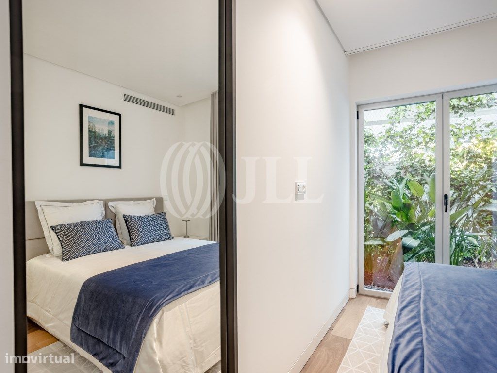 Apartamento T2 com garagem no LAKE 24, em Vilamoura, Algarve