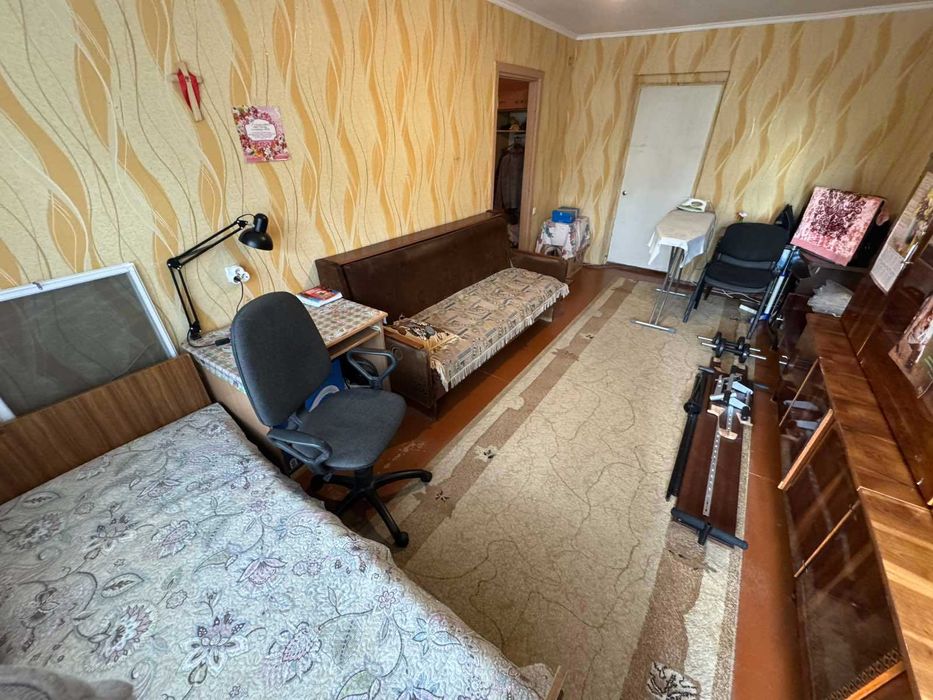 Продаж 2 кімнатної квартири на Алмазному!! Гарний поверх!! Не кутова!!