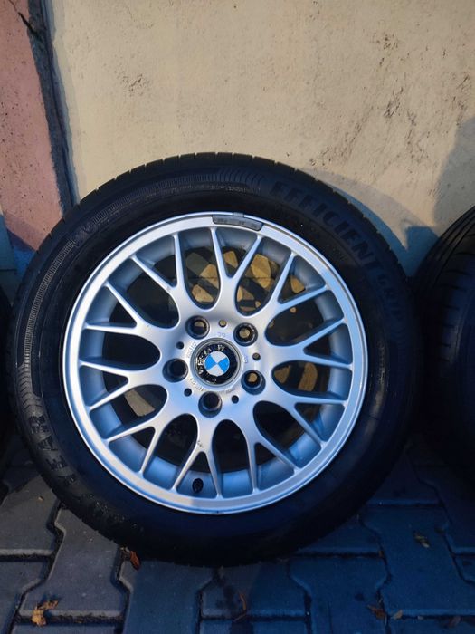 Na sprzedaż felgi aluminiowe do BMW z oponami letnimi