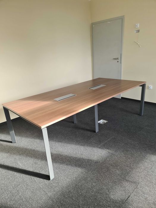 Stół konferencyjny Steelcase