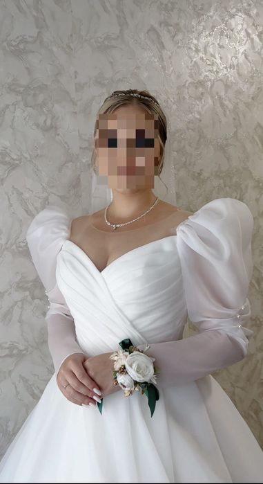 Продам весільну сукню