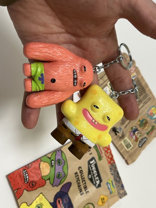 Фуглер Брелок Fuggler білий пухнастий Саскуш фаглер у трусах. 310грн