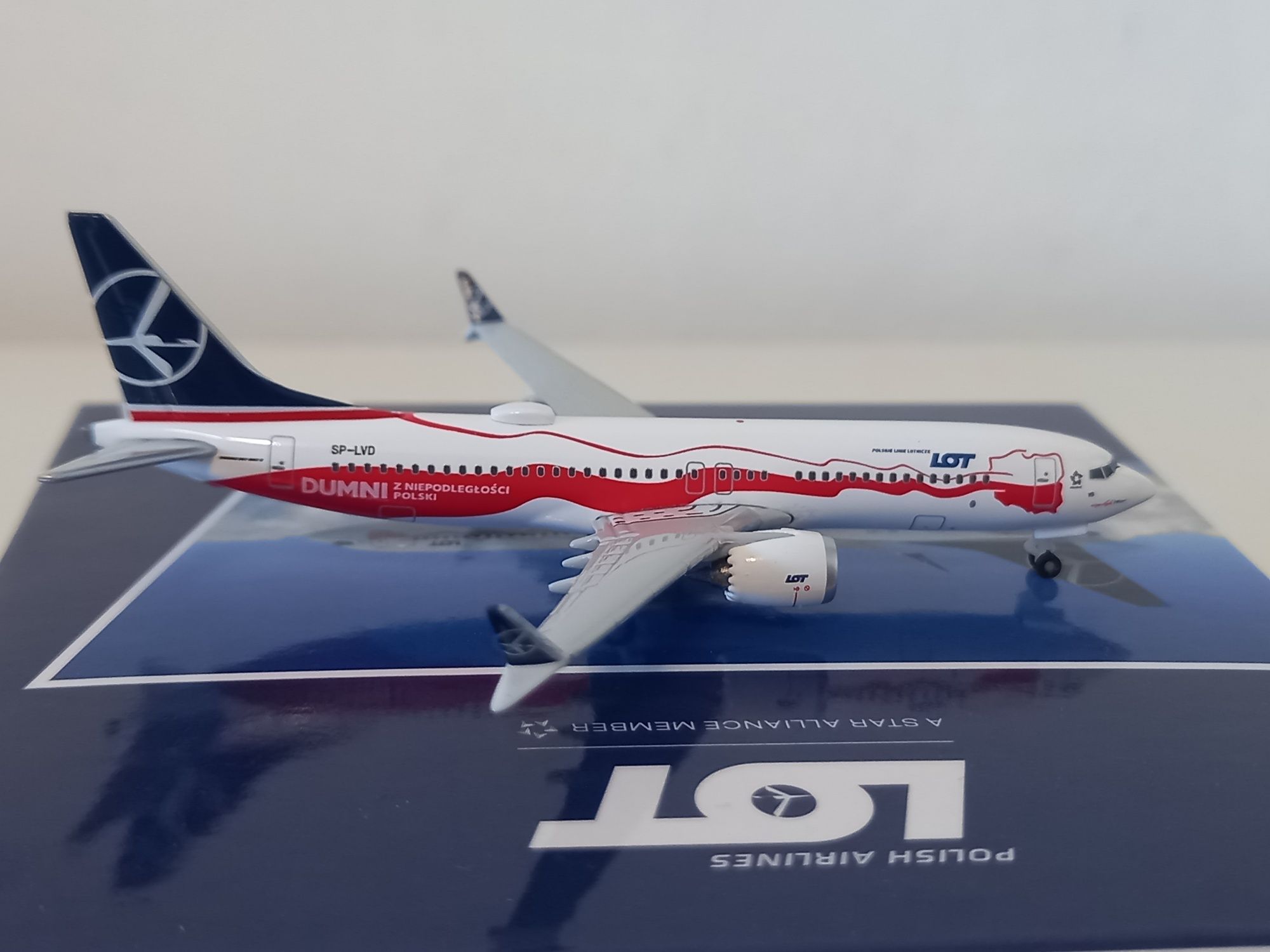 Boeing 737 MAX 8 PLL LOT Herpa 1:500 metalowy