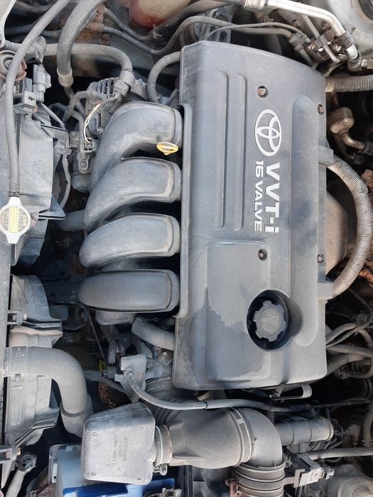 Silnik toyota Avensis  1,8b ze skrzynią.