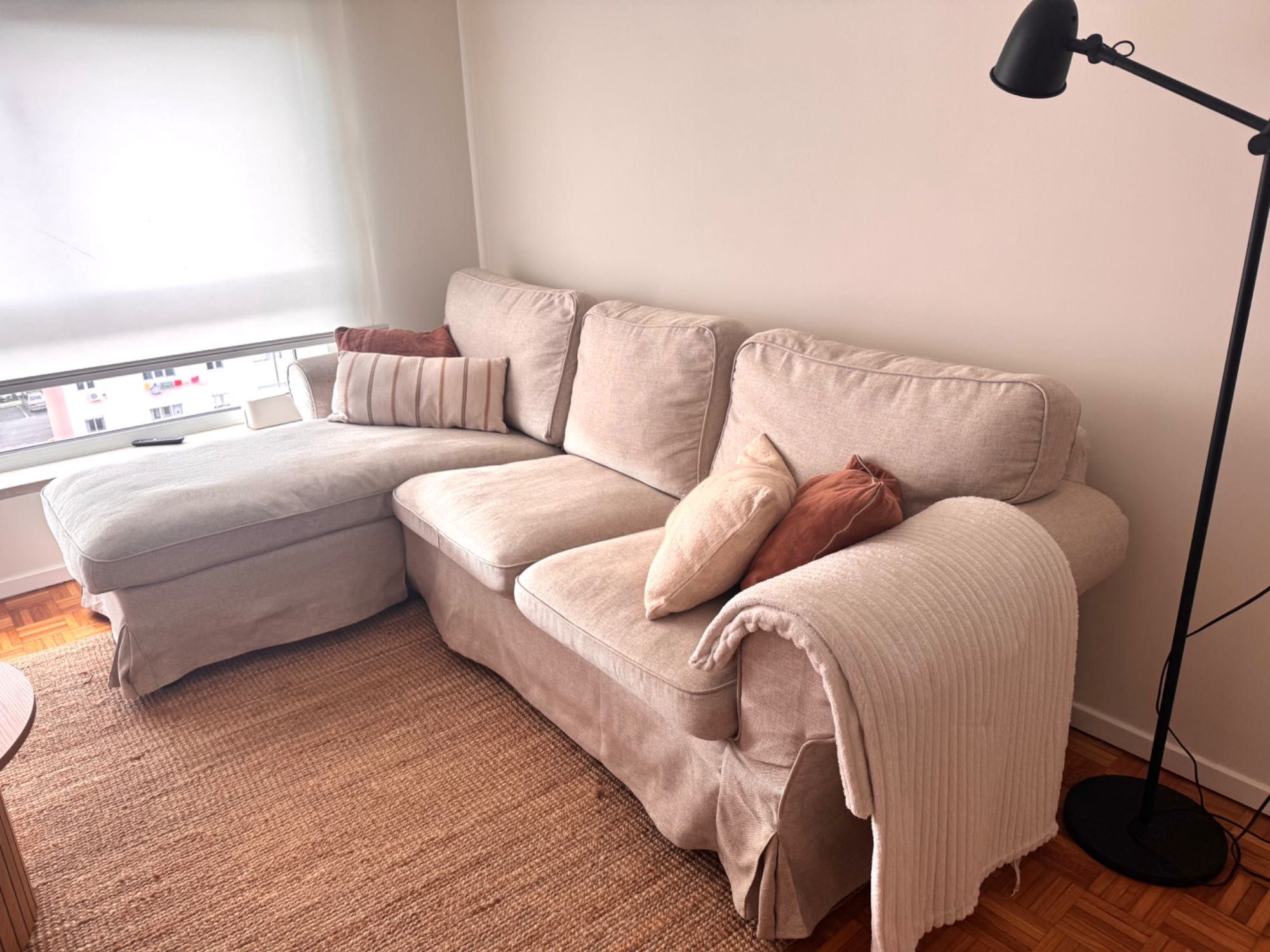 Sofá EKTORP IKEA com chaise longue